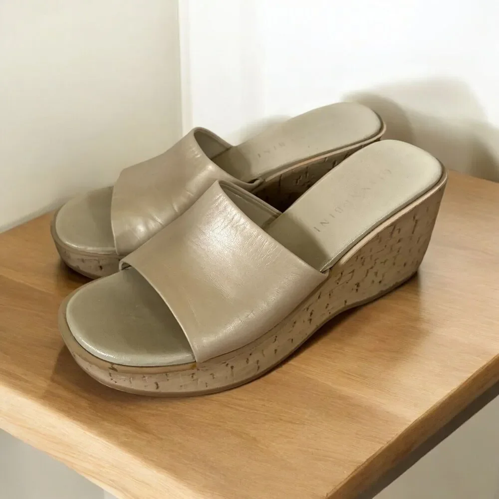 Gianni Bini Light Gold Sandals‎ Womens 7.5 M Cork Wedge Platform Heels Slides